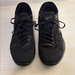 Nike women’s  Black & Gray Athletic Running Shoes